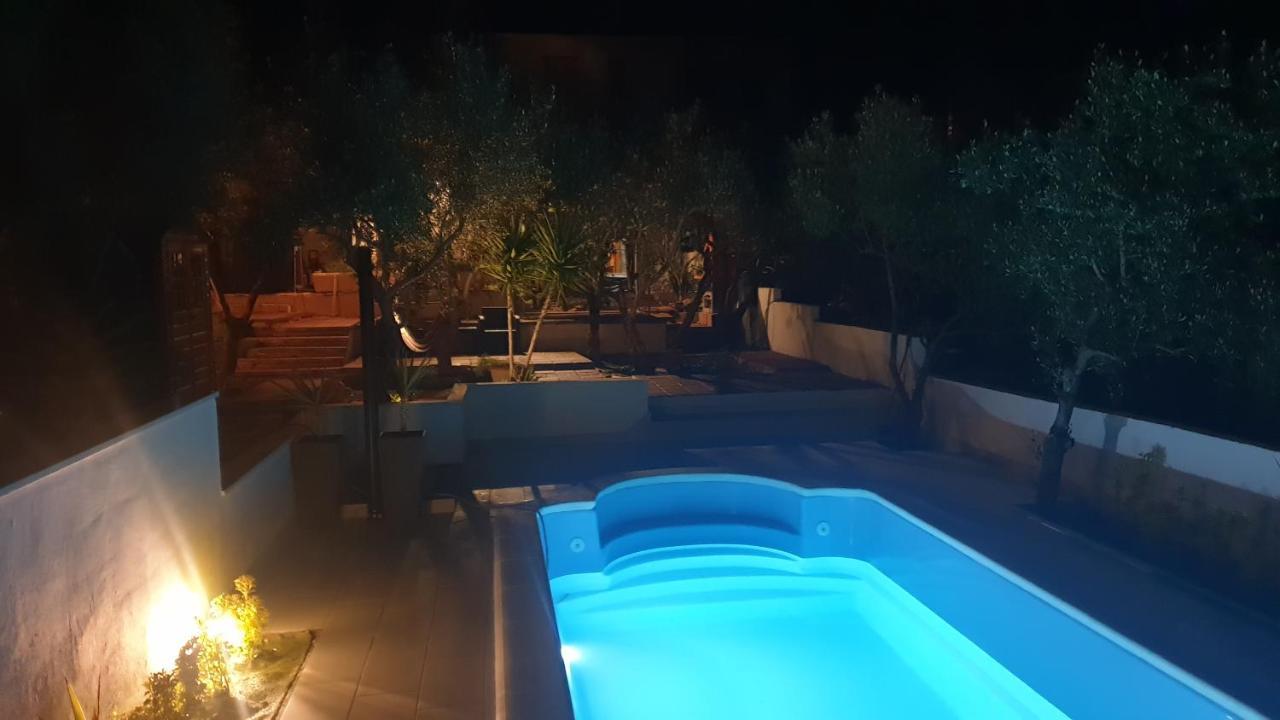 House Oliva With Private Pool And Large Garden Villa Stari Grad  Exteriör bild
