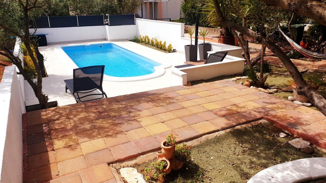 House Oliva With Private Pool And Large Garden Villa Stari Grad  Exteriör bild