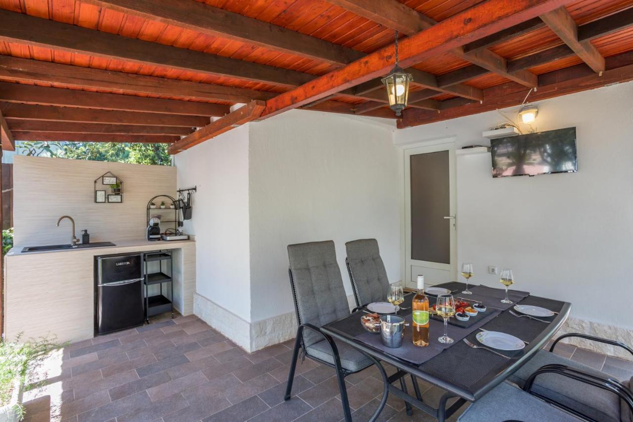 House Oliva With Private Pool And Large Garden Villa Stari Grad  Exteriör bild