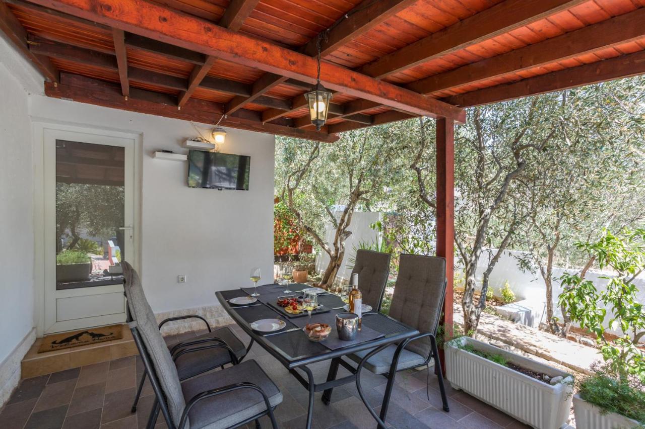 House Oliva With Private Pool And Large Garden Villa Stari Grad  Exteriör bild