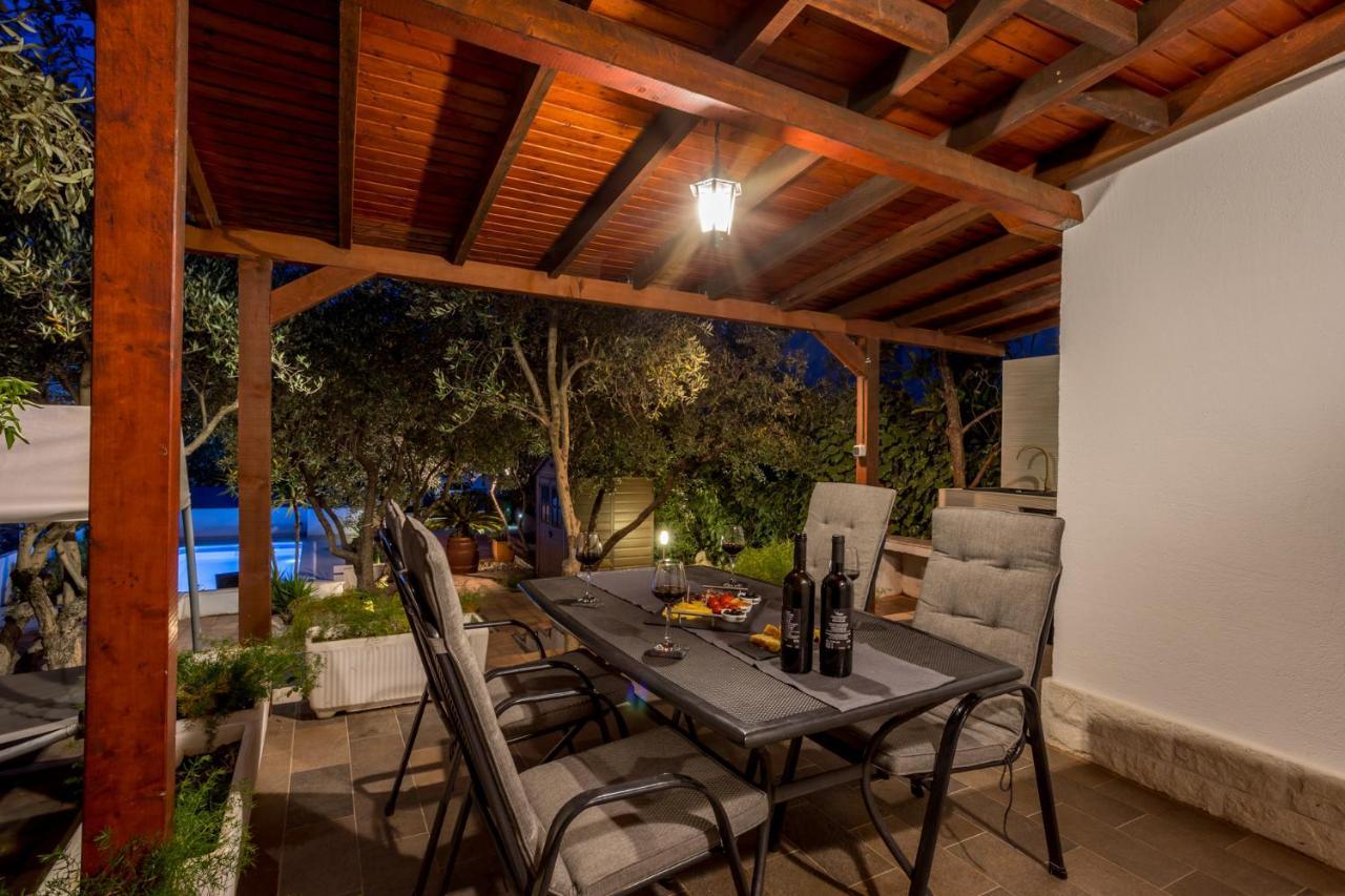 House Oliva With Private Pool And Large Garden Villa Stari Grad  Exteriör bild