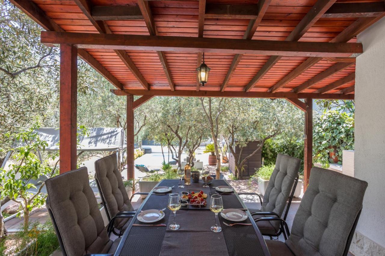 House Oliva With Private Pool And Large Garden Villa Stari Grad  Exteriör bild